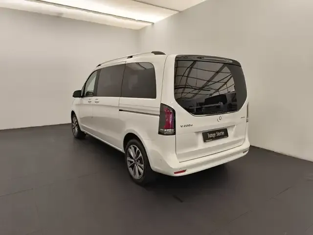 Mercedes-Benz V 220