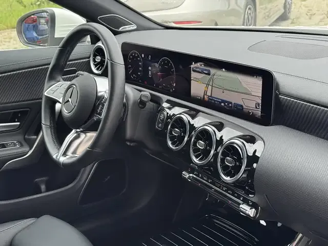 Mercedes-Benz CLA 180