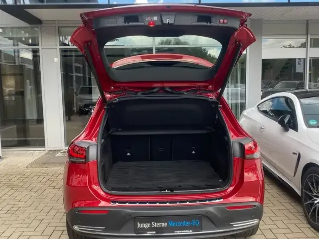 Mercedes-Benz EQA 300