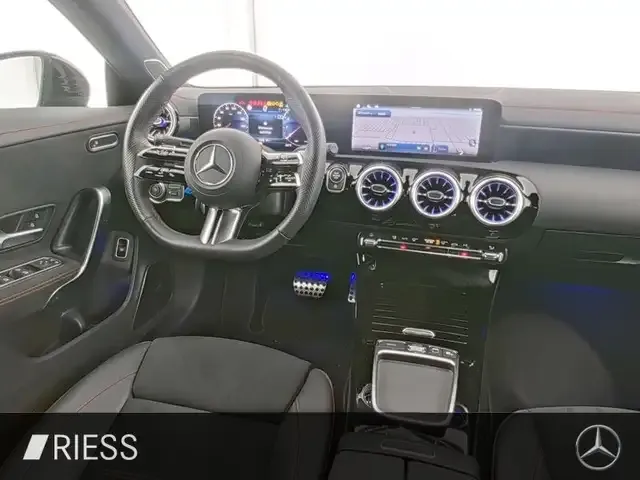 Mercedes-Benz CLA 220