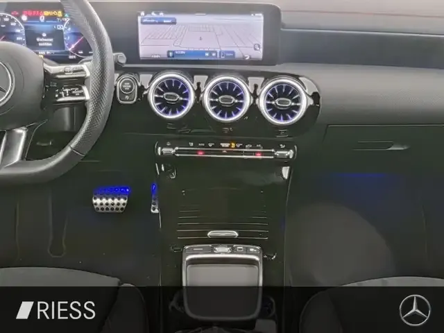 Mercedes-Benz CLA 220