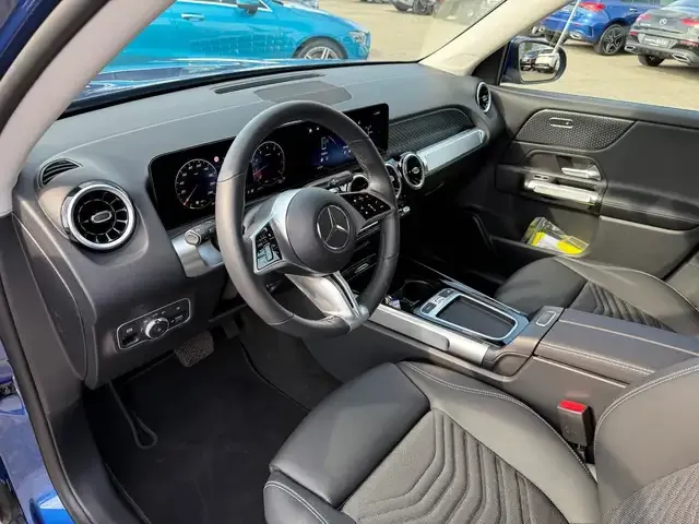 Mercedes-Benz GLB 200