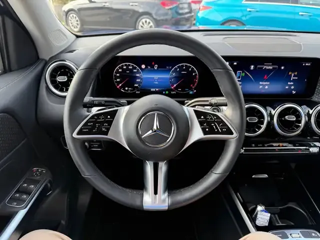 Mercedes-Benz GLB 200