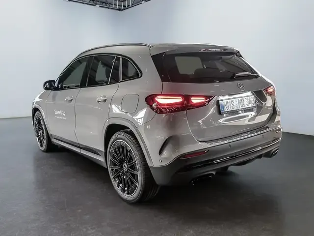 Mercedes-Benz GLA 200