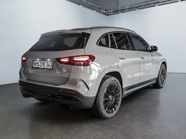 Mercedes-Benz GLA 200