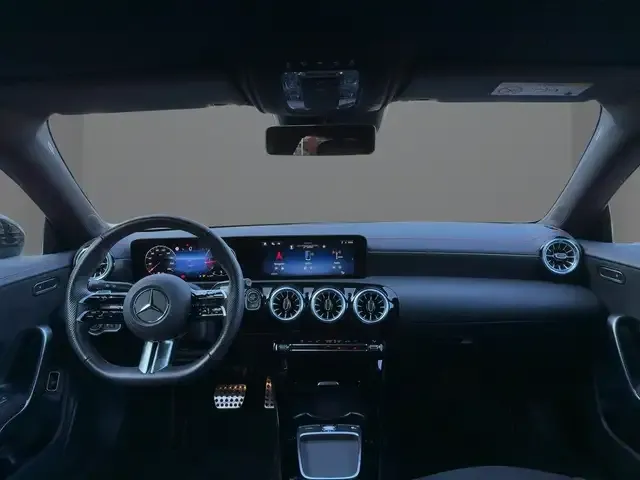 Mercedes-Benz CLA 200