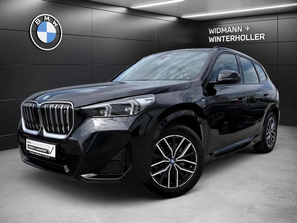 BMW iX1