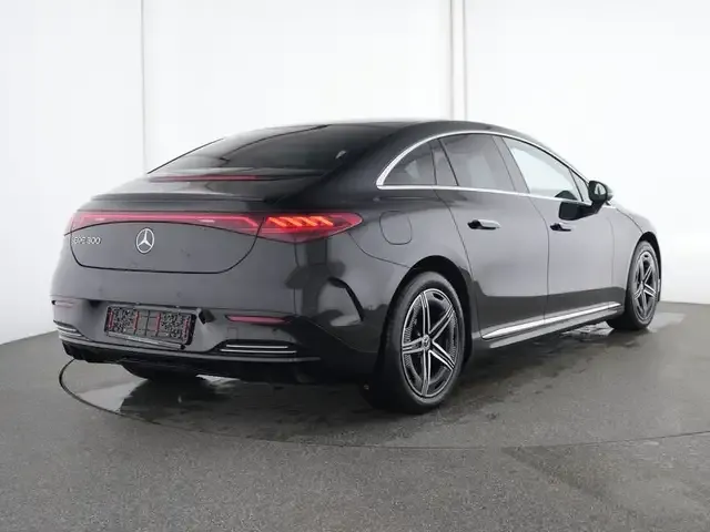 Mercedes-Benz EQE 300