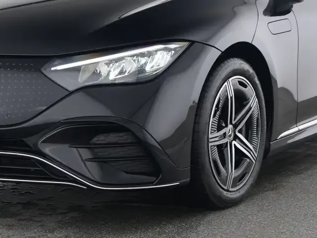 Mercedes-Benz EQE 300
