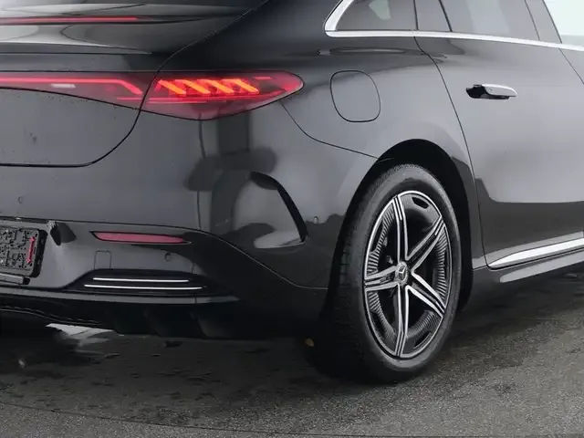 Mercedes-Benz EQE 300