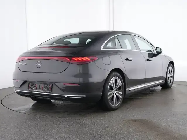 Mercedes-Benz EQE 300