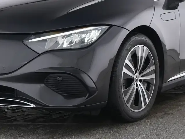 Mercedes-Benz EQE 300