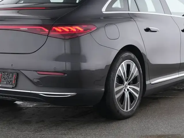 Mercedes-Benz EQE 300
