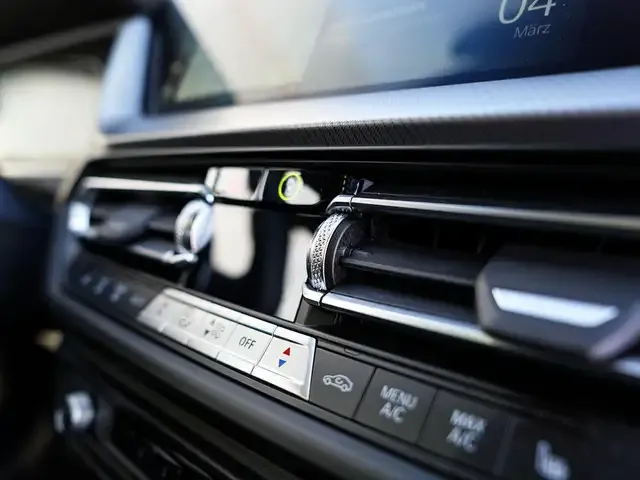 BMW 128