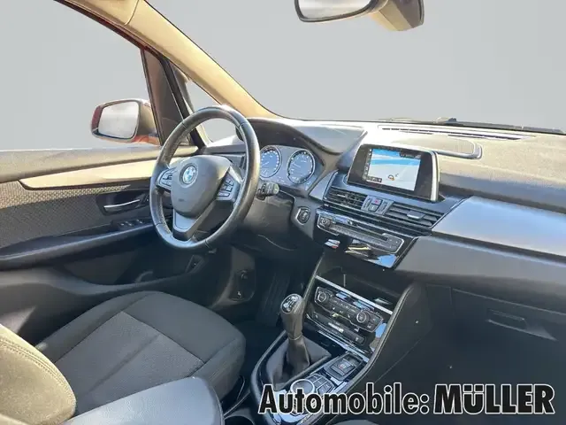 BMW 218