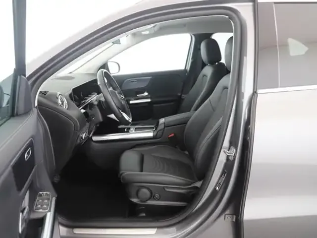 Mercedes-Benz GLA 220