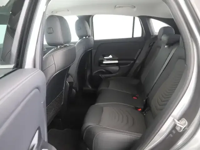 Mercedes-Benz GLA 220