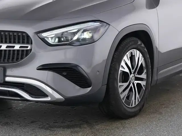 Mercedes-Benz GLA 220