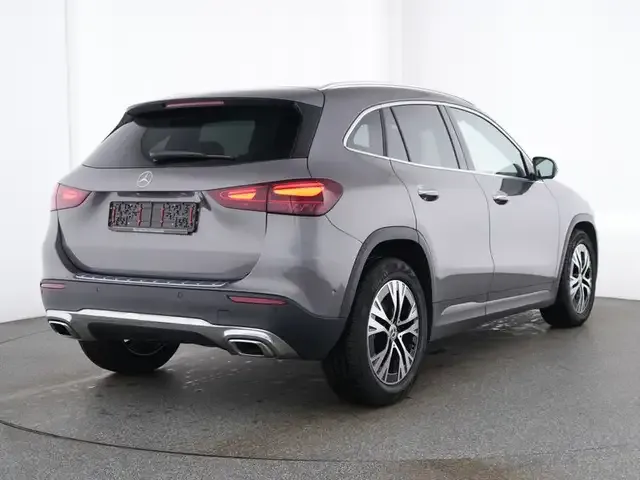 Mercedes-Benz GLA 220