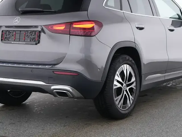 Mercedes-Benz GLA 220