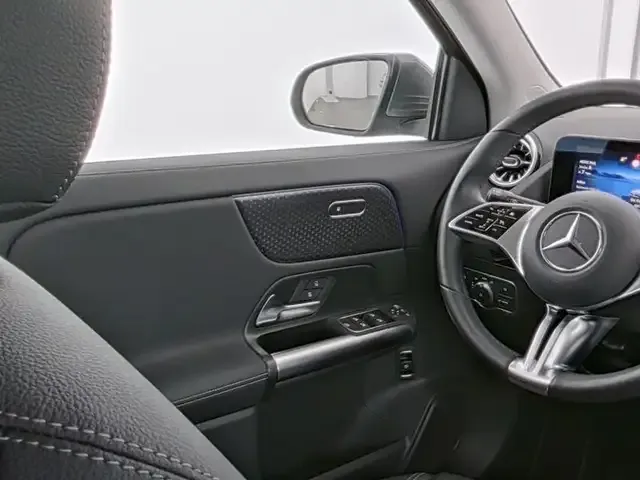 Mercedes-Benz GLA 220