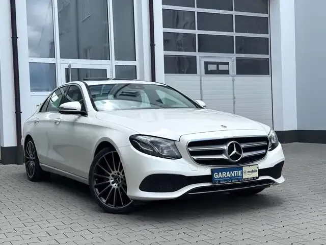 Mercedes-Benz E 300