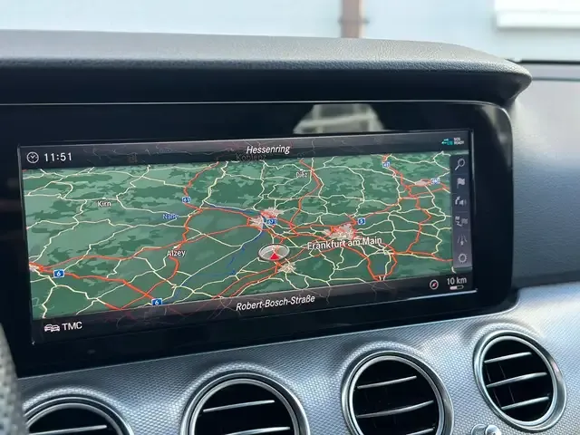 Mercedes-Benz E 300