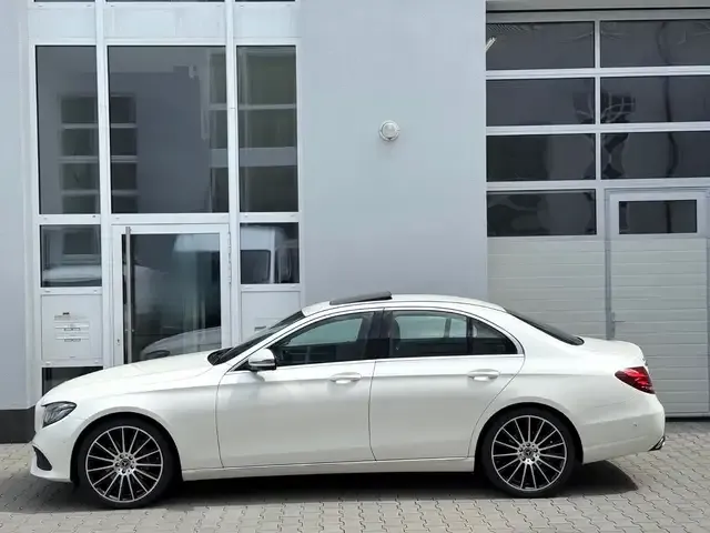 Mercedes-Benz E 300
