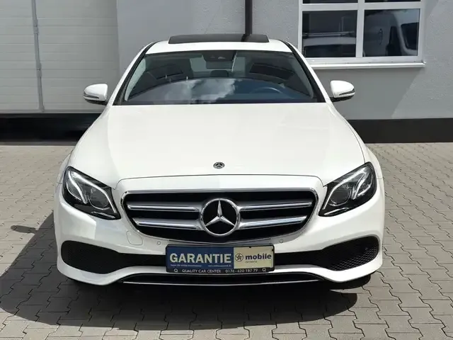 Mercedes-Benz E 300