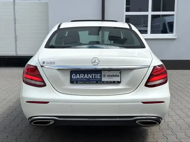 Mercedes-Benz E 300