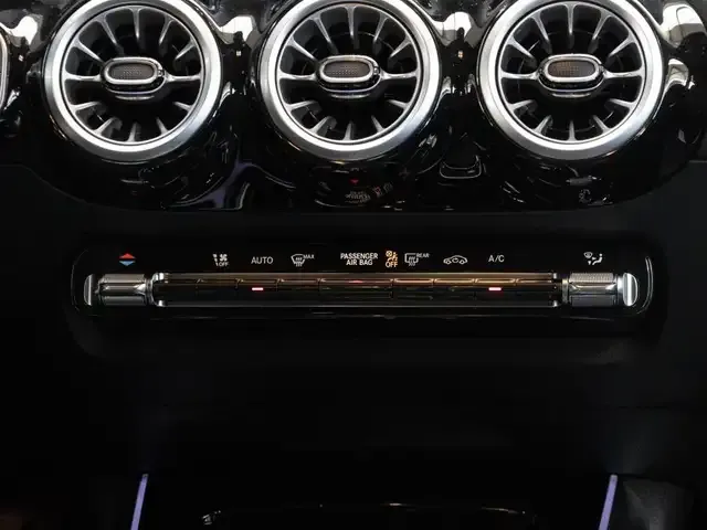 Mercedes-Benz GLA 180