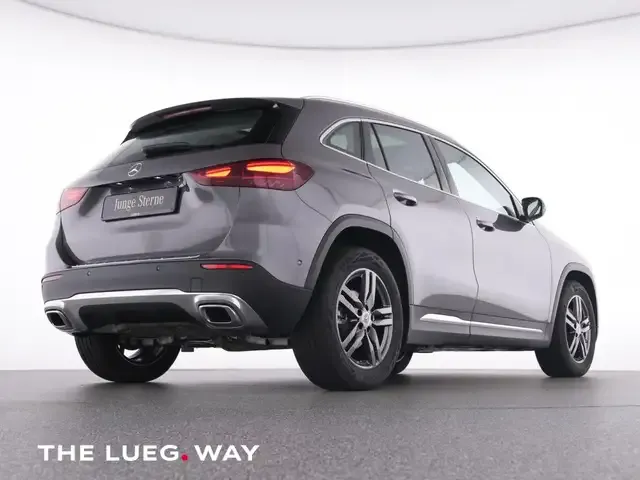 Mercedes-Benz GLA 200
