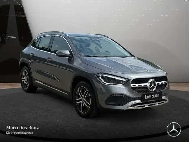 Mercedes-Benz GLA 180