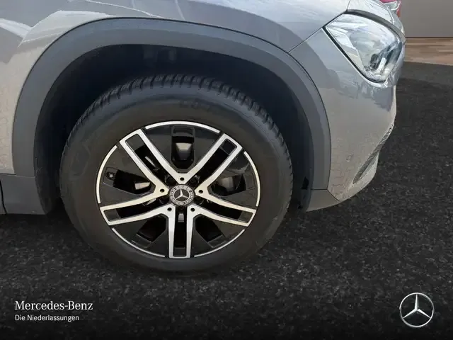 Mercedes-Benz GLA 180