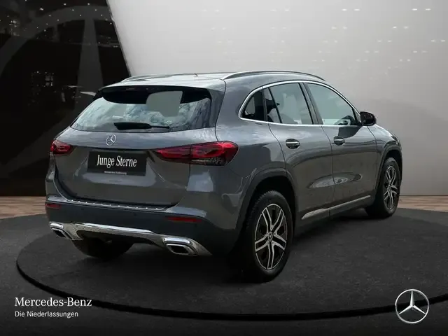 Mercedes-Benz GLA 180