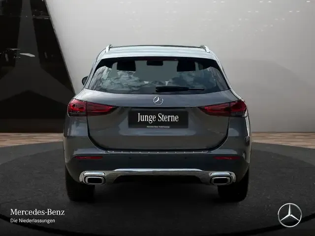Mercedes-Benz GLA 180