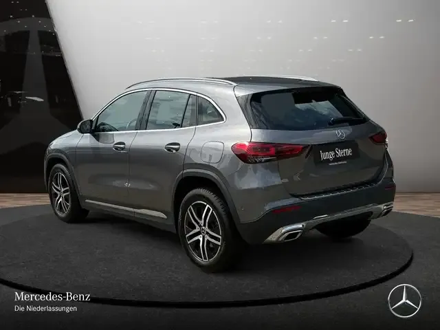Mercedes-Benz GLA 180
