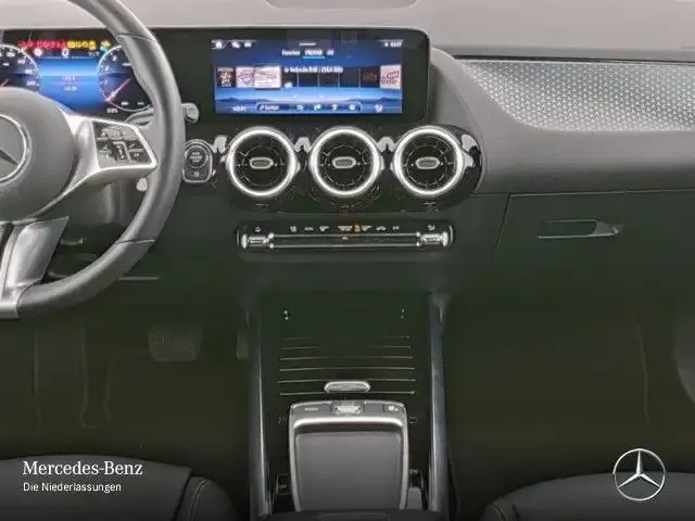 Mercedes-Benz GLA 180