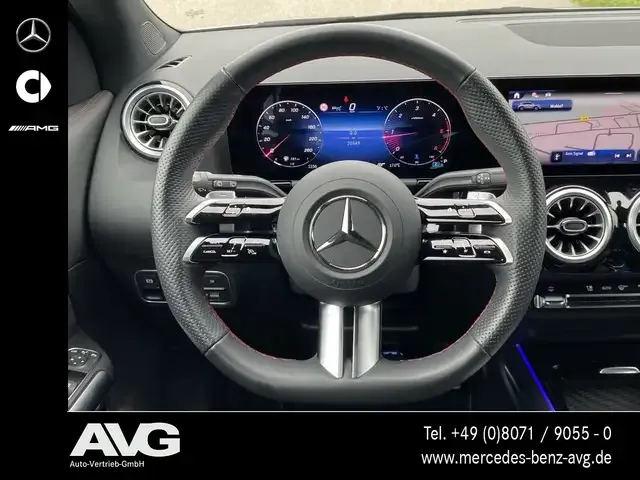 Mercedes-Benz GLA 220