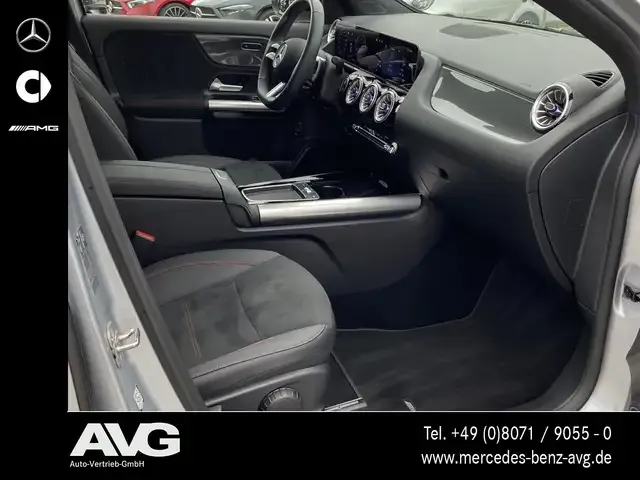 Mercedes-Benz GLA 220
