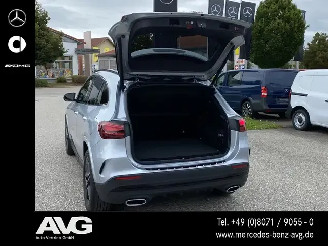 Mercedes-Benz GLA 220