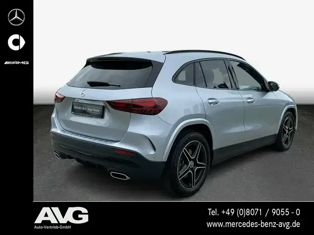 Mercedes-Benz GLA 220