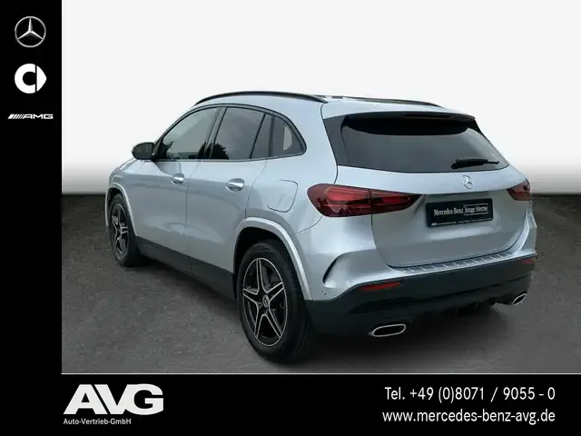 Mercedes-Benz GLA 220