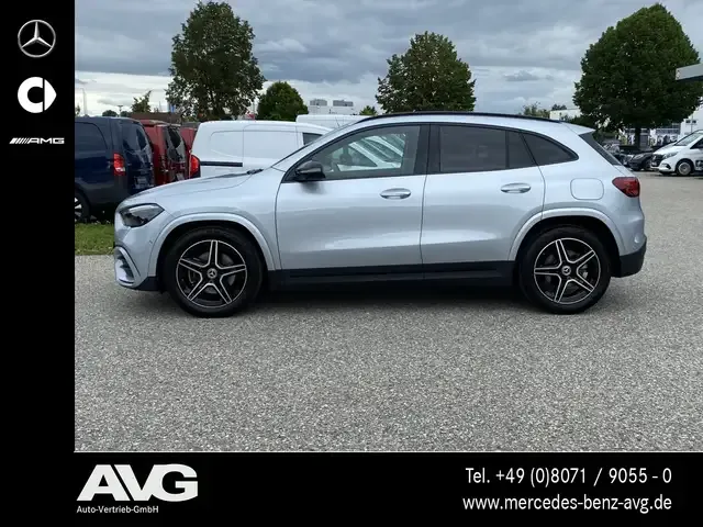 Mercedes-Benz GLA 220