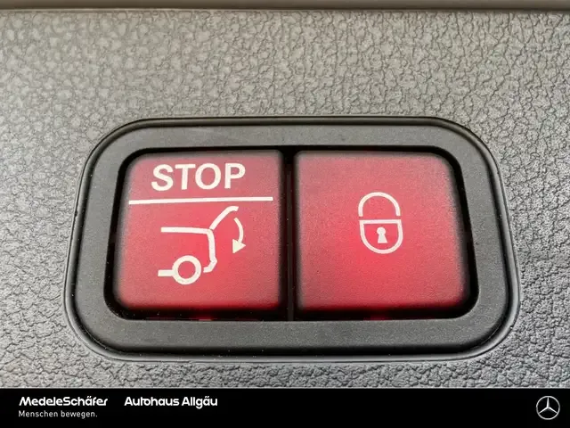 Mercedes-Benz GLB 220