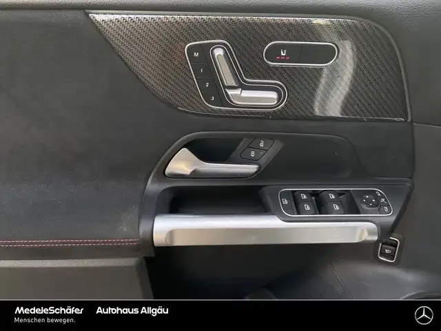 Mercedes-Benz GLB 220