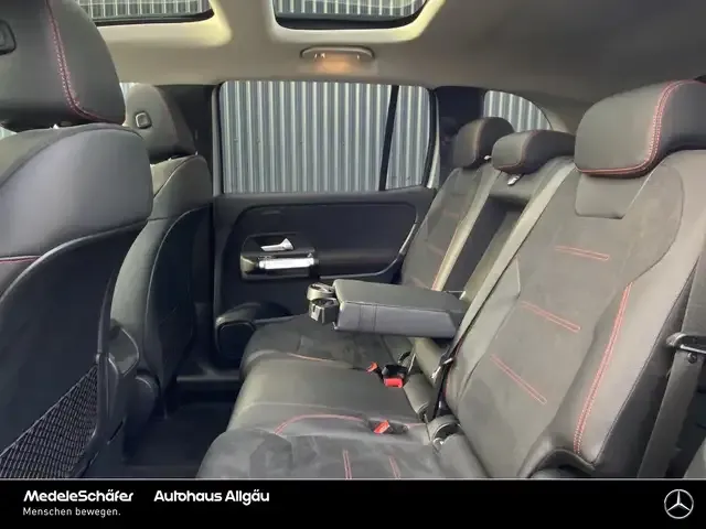 Mercedes-Benz GLB 220