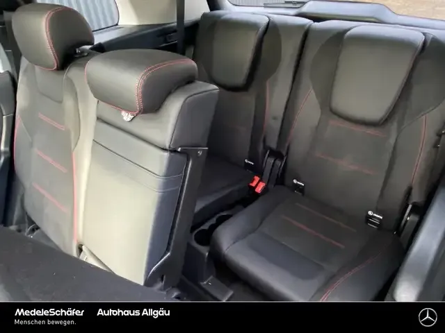 Mercedes-Benz GLB 220