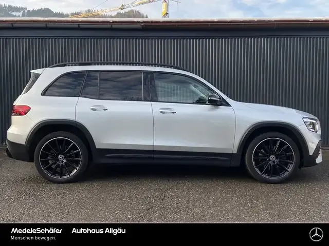 Mercedes-Benz GLB 220