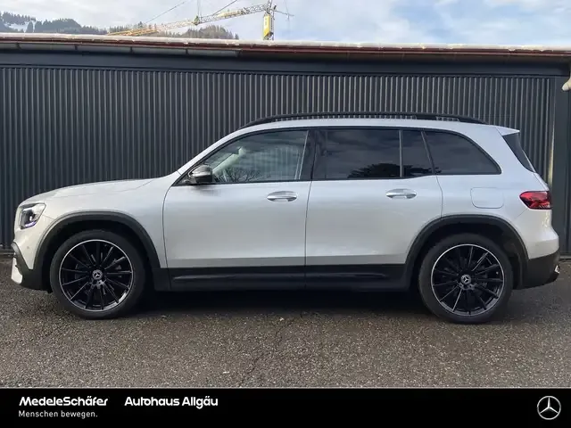 Mercedes-Benz GLB 220